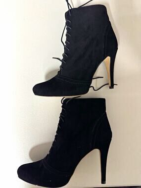 Jigsaw Black Suede Lace-Up Ankle Bootie Stiletto Heel Round Toe EU 39